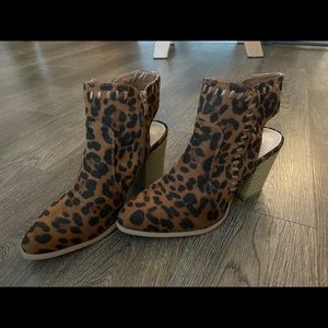 Cut out wedged heal animal print shoes